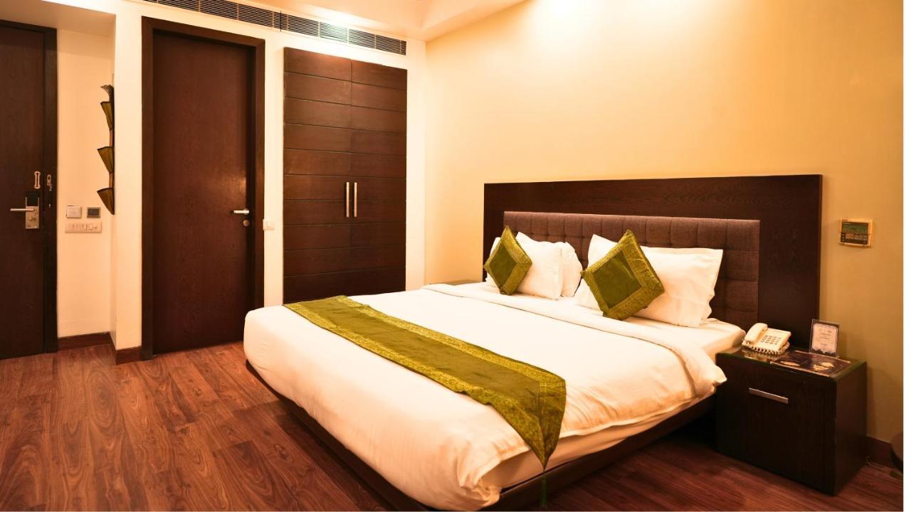 Amber Inn By Orion Hotels New Delhi Ngoại thất bức ảnh