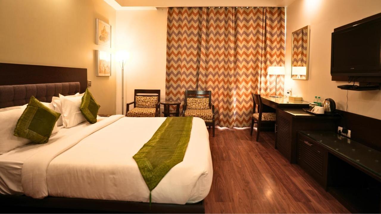 Amber Inn By Orion Hotels New Delhi Ngoại thất bức ảnh